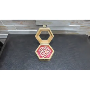 Шкатулка «Ажурное сердце» (Светлое дерево, Прозрачное масло)